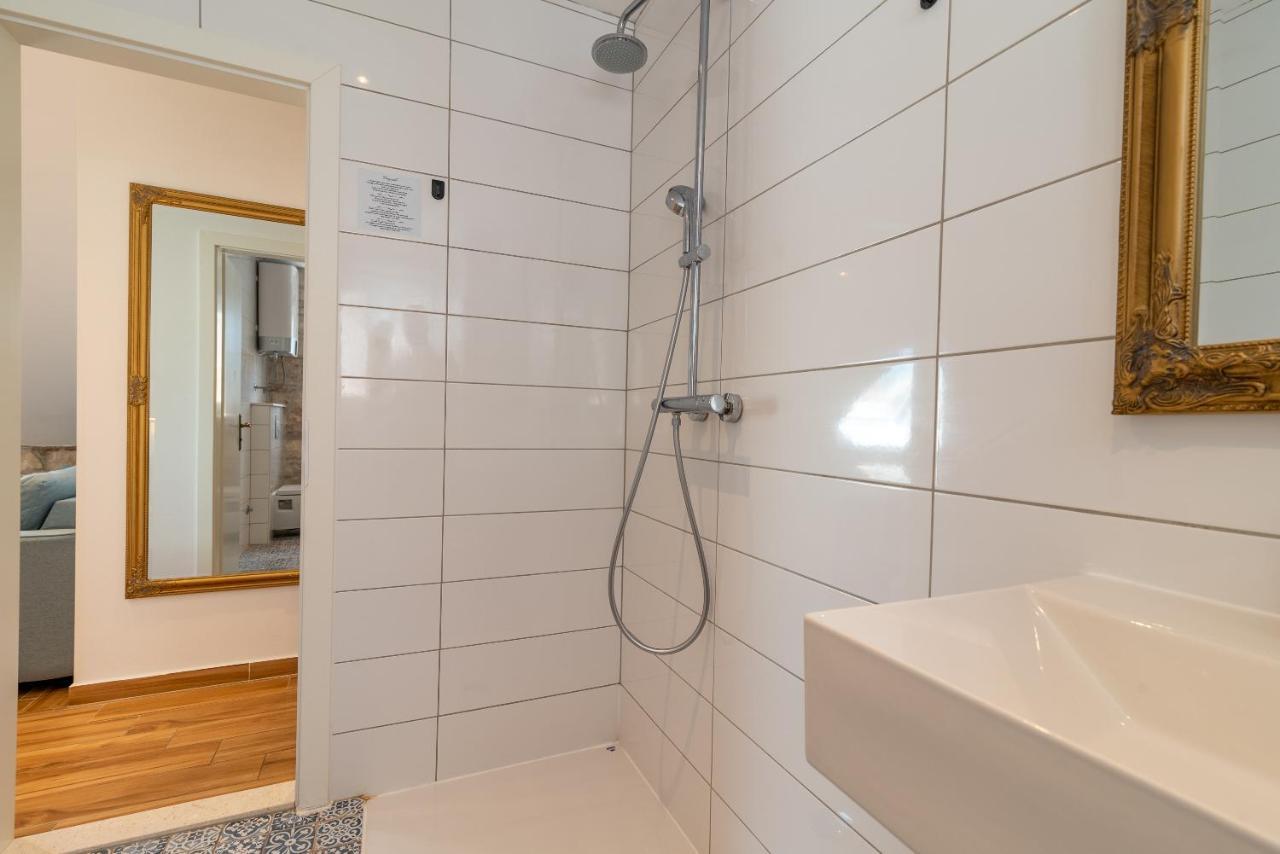 Residence Providenca Trogir Bagian luar foto