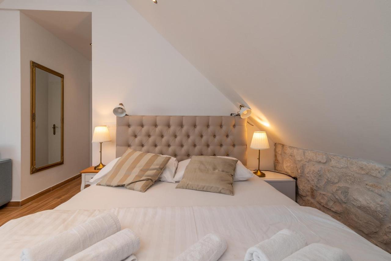 Residence Providenca Trogir Bagian luar foto